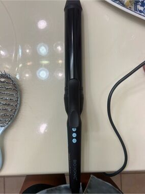 Bio Ionic Black Curling Iron - Sleek Black Finish 1.5”